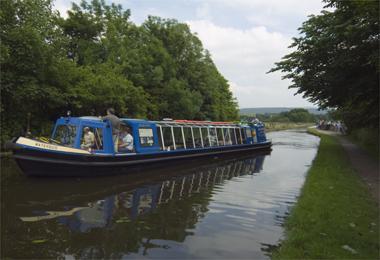 Lancaster Canal Cruises - Budgie Transport